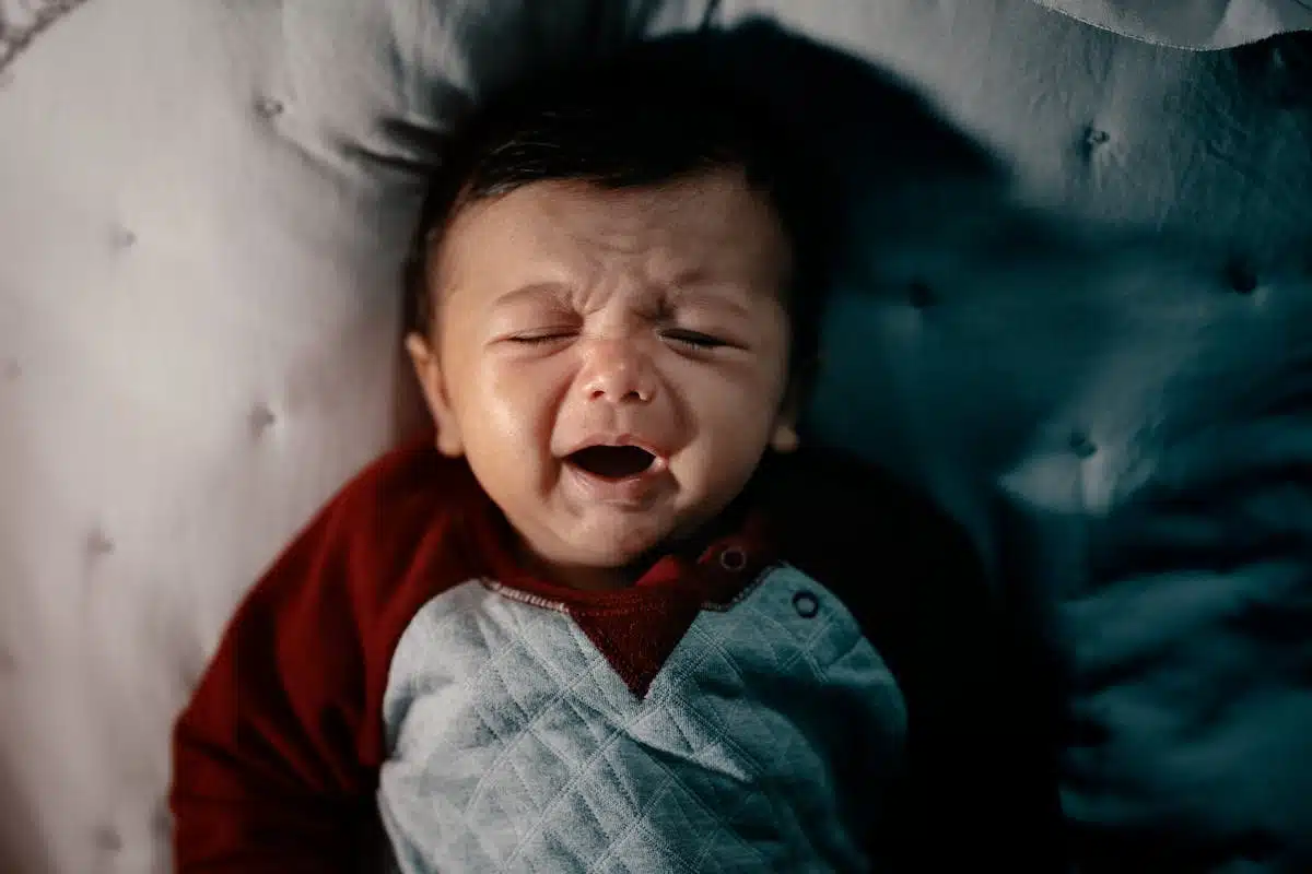 bébé pleurant