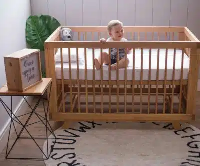 Les raisons de choisir un lit bébé évolutif en bois massif pour votre bébé