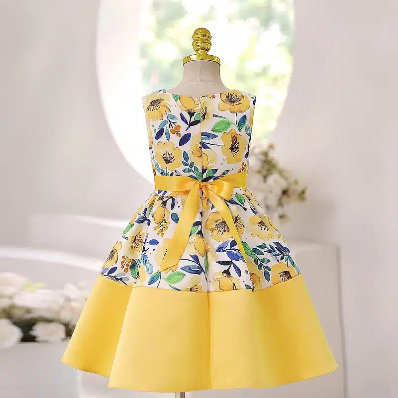 Robes pour petites filles : les motifs et imprimés qui font craquer
