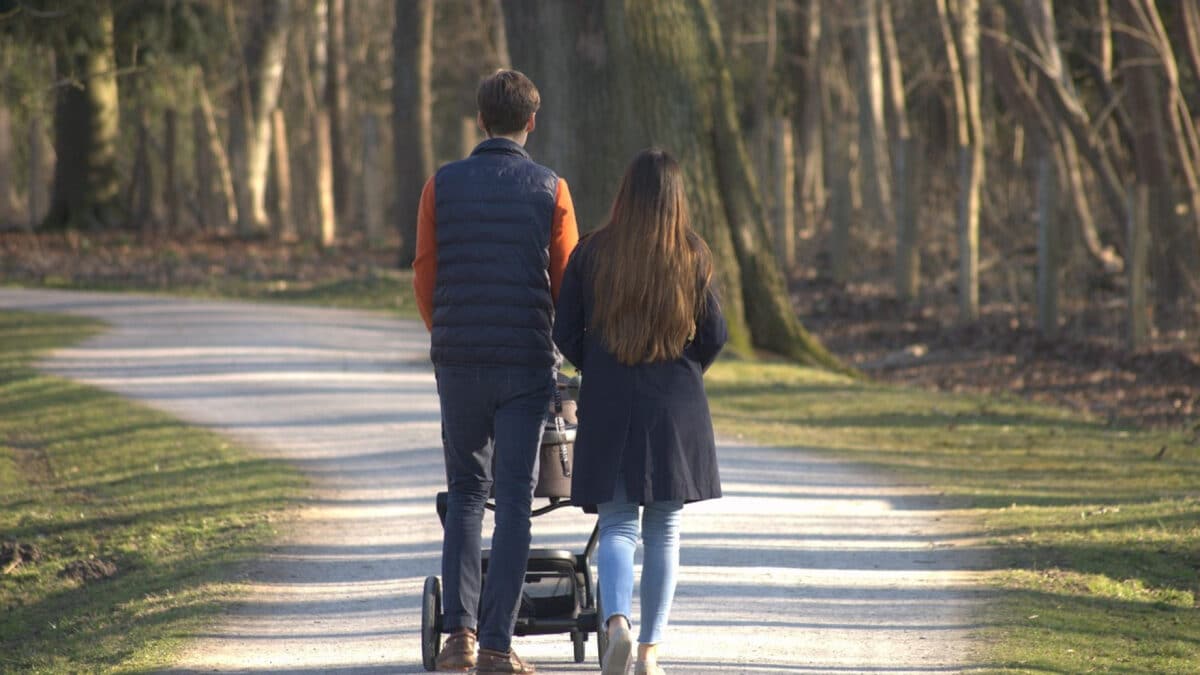 La poussette tout-terrain : l'incontournable des parents dynamiques !
