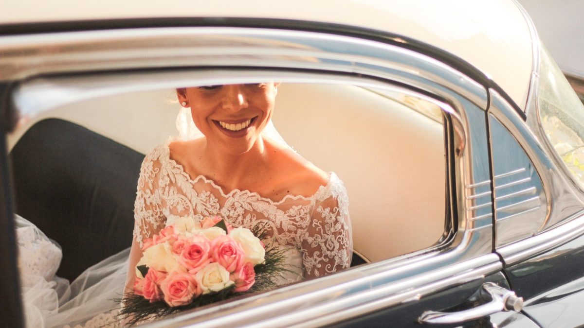 Location de voiture pour mariage à toulouse : faites une entrée remarquable le jour j